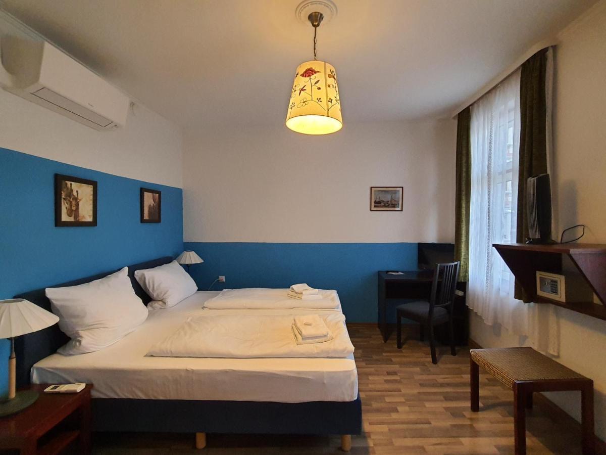 Graf Guest house *